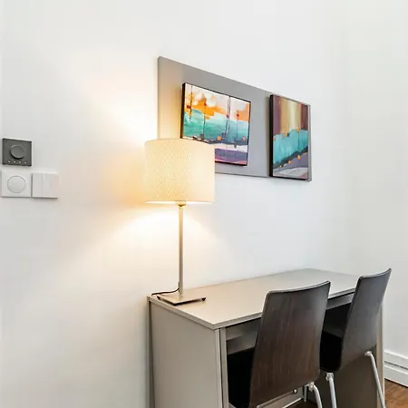 Gold Gate Apartment *